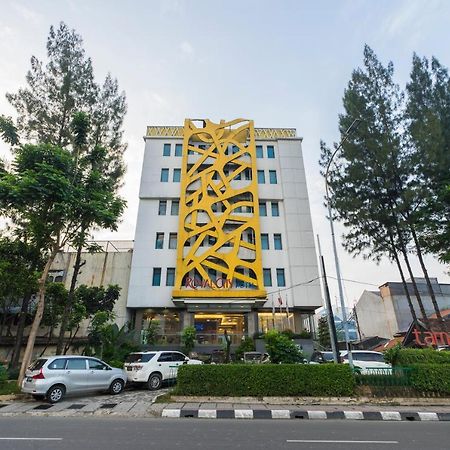 Royal City Hotel Jakarta Buitenkant foto